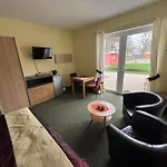Am Waldgürtel 3*
