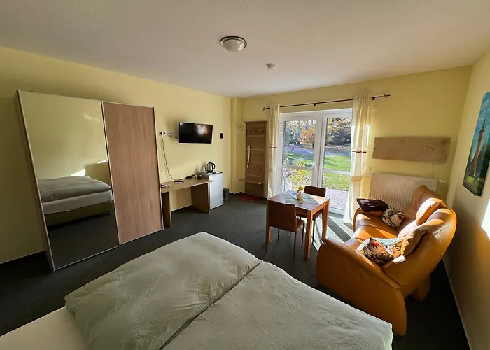 Am Waldguertel بيت ضيافة 3*